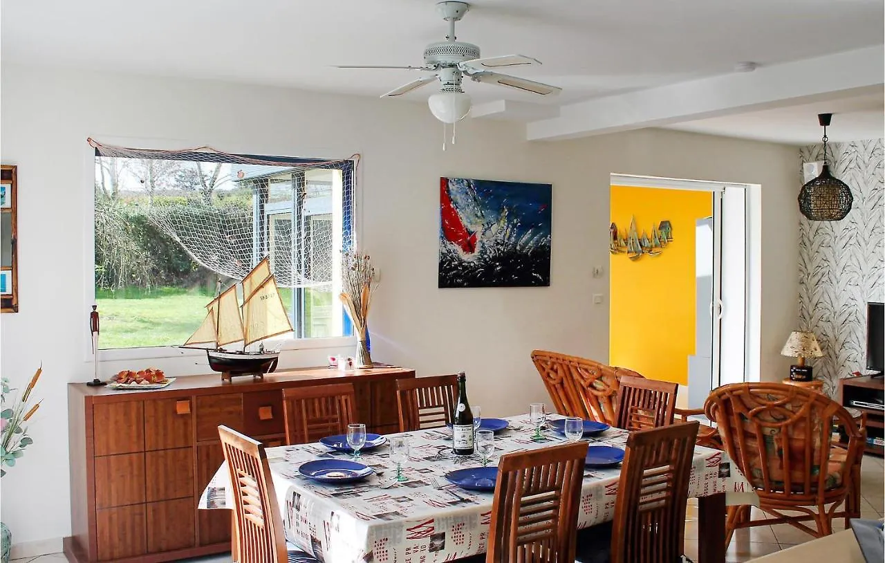 3 Bedroom Cozy Home In Lamballe-Armor Planguenoual