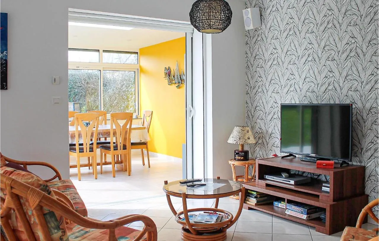 3 Bedroom Cozy Home In Lamballe-Armor Planguenoual Γαλλία