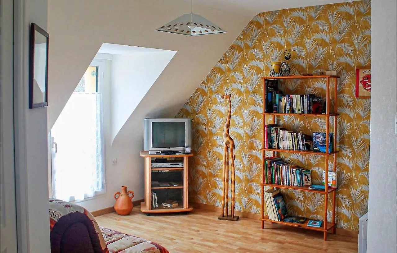 3 Bedroom Cozy Home In Lamballe-Armor Planguenoual 0*,  Γαλλία